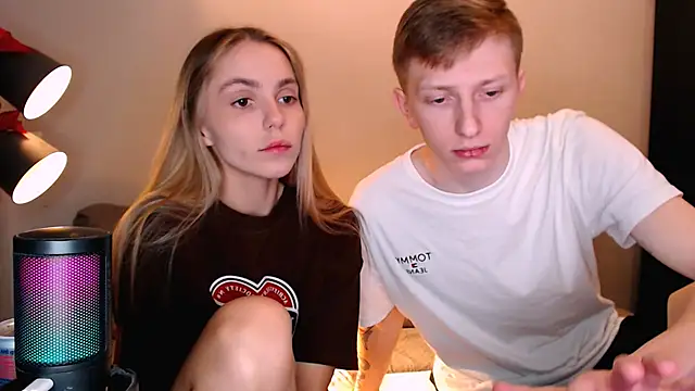 juliaanddima's cam snapshot