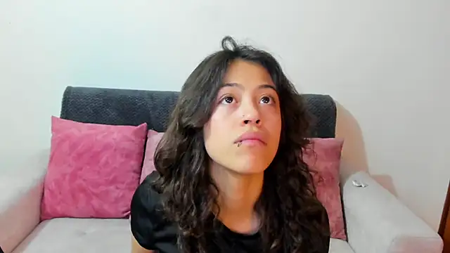 emily_jonessxx's cam snapshot