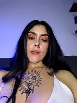 Mazikeen-- live sex cam