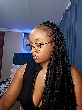 Queen-Chocolate's cam snapshot