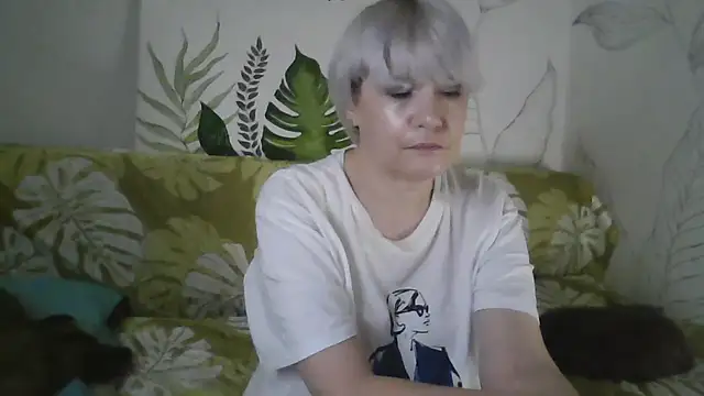 Catty_Lady's cam snapshot