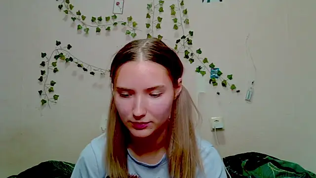 _kikiclark__'s cam snapshot