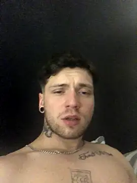 Skuty24 live sex cam