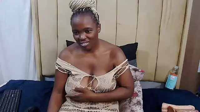 SwaziBeauty's cam snapshot