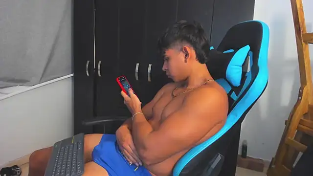 Bray_Kevin live sex cam