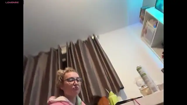 harleyblair's cam snapshot