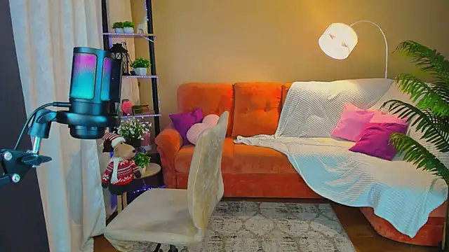 YourLovellyStory's cam snapshot