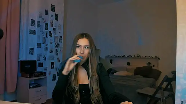 yourrdanceteacher's cam snapshot