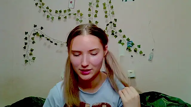 _kikiclark__'s cam snapshot