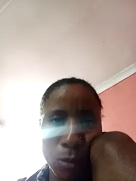 HotPetite_25's cam snapshot