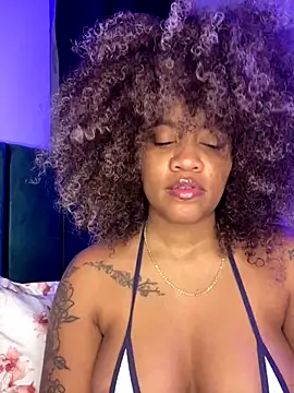 riri_brunnete live sex cam