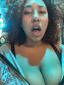 lauraltt's cam snapshot