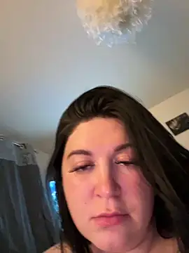 Curvybrunette1998's web cam