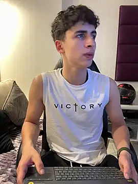 AdrianRinaldi live sex cam