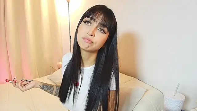 Evelyn_Bennett live sex cam