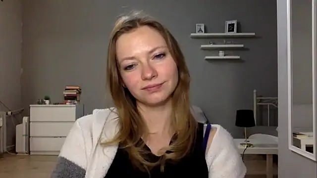 MillieShow's cam snapshot