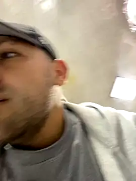 JuanZapata33 live sex cam