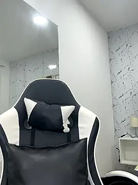 Alma_Stevenson live sex cam