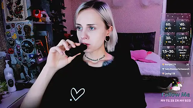 NaniMoore live sex cam