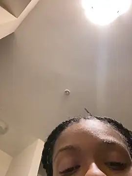 theprettysoles's cam snapshot