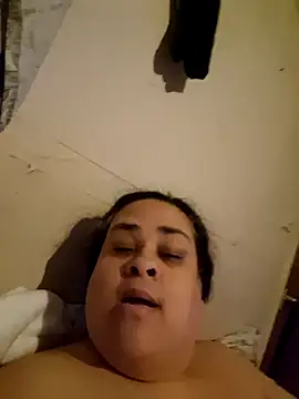 BigBusty_VoluptuousMilfX's cam snapshot