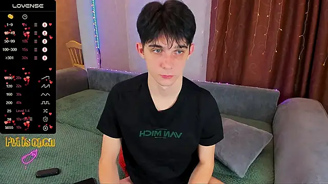 Aaron_Boom live sex cam