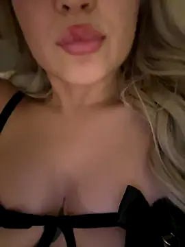 LunaDesireex live sex cam