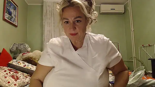 VirginiaNurse live sex cam