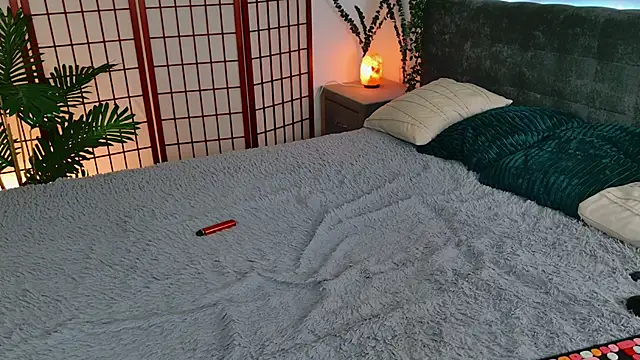 AmyLune live sex cam