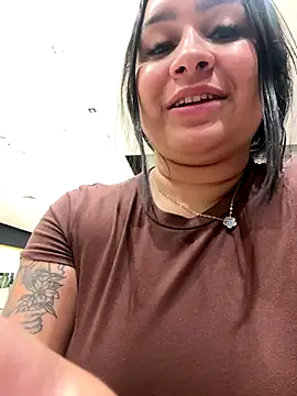 Pretty_Isadora live sex cam