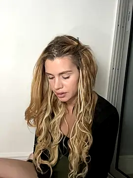 EmiliaCatalina live sex cam