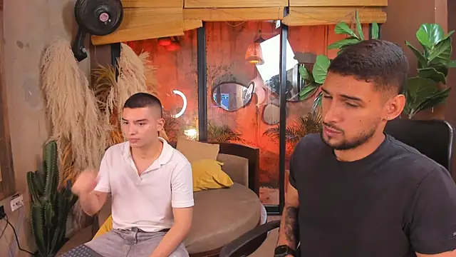 MarcoVitto live sex cam