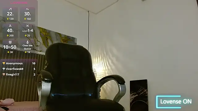 Dyla_n18 live sex cam