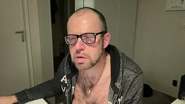 FABIOGLASSES live sex cam