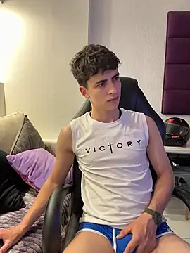 AdrianRinaldi live sex cam