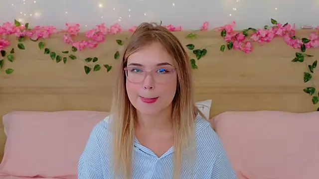 Lilith_Bonheur live sex cam