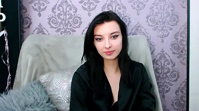 DominantLuna live sex cam