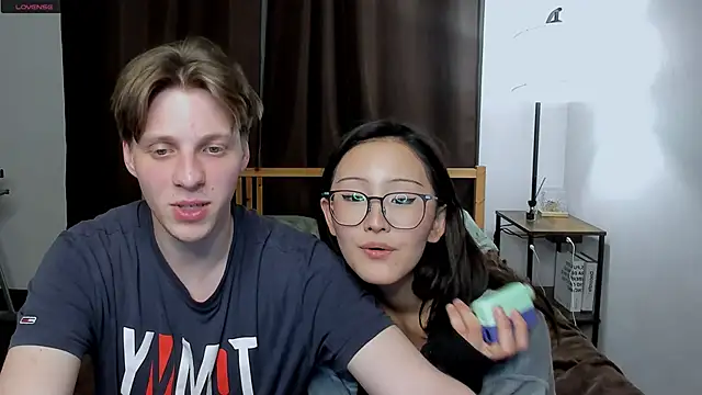 Blossomandbee live sex cam