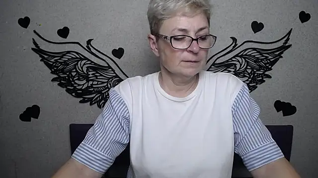 EmiliaGree live sex cam