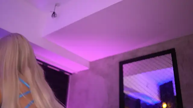 Candy_Ivy live sex cam
