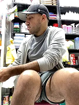 JuanZapata33 live sex cam