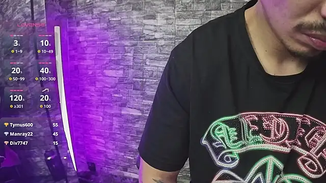 Rich_Couple_69 live sex cam