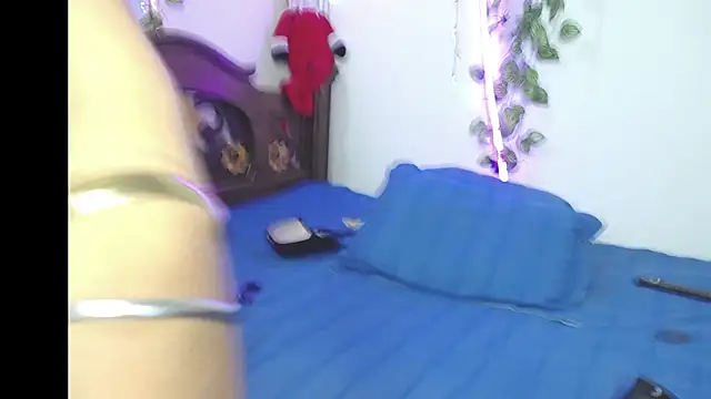 DominaLeona live sex cam