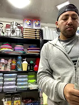 JuanZapata33 live sex cam