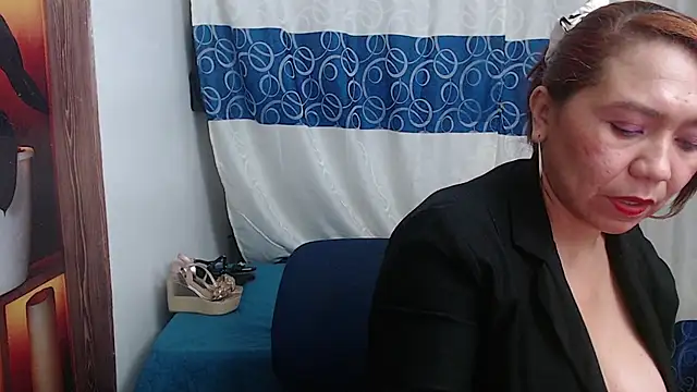 dannamomcerrat live sex cam