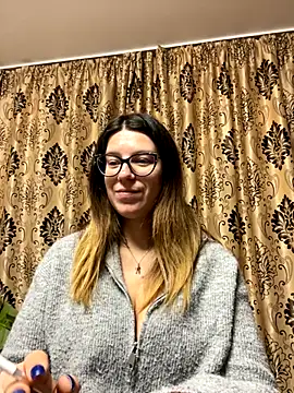 NadiraNoor live sex cam