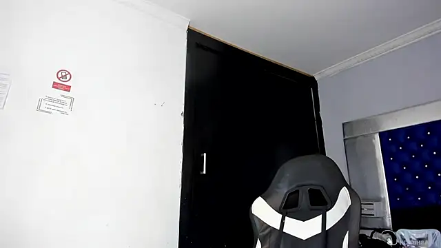 La_Perversa69 live sex cam