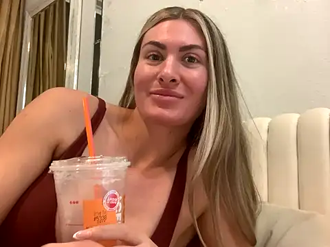 Alyssa_rhoades live sex cam