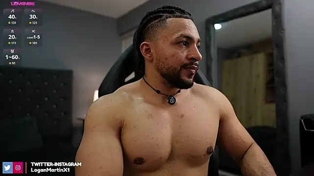 LoganMartinX live sex cam
