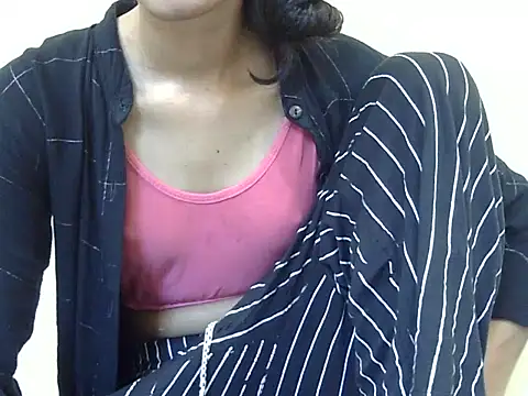 Anu_tiny live sex cam